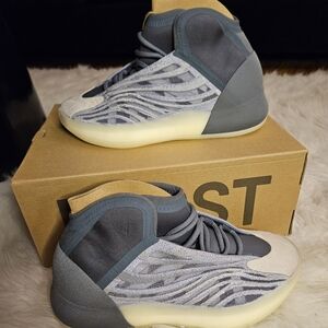 ADIDAS YEEZY QNTM ' CARBON BLUE '